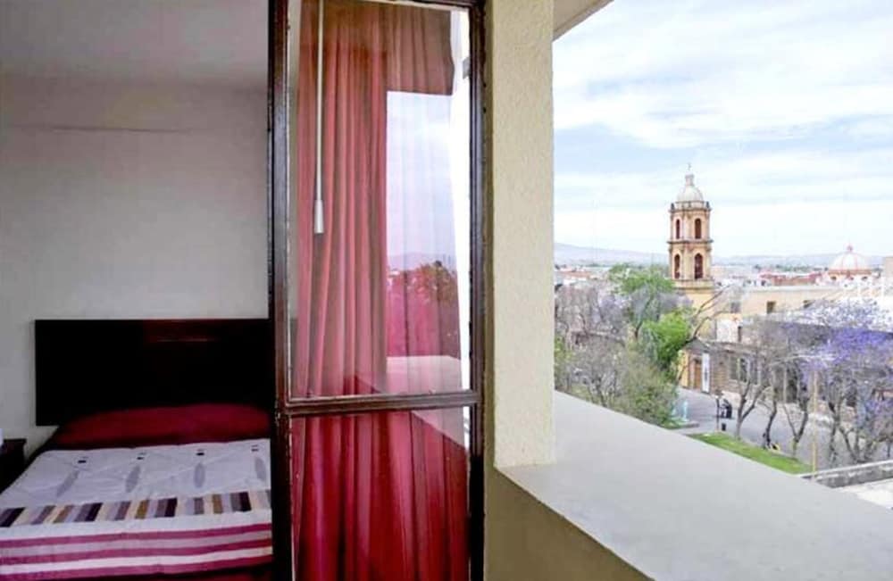 Hotel Napoles 18/40