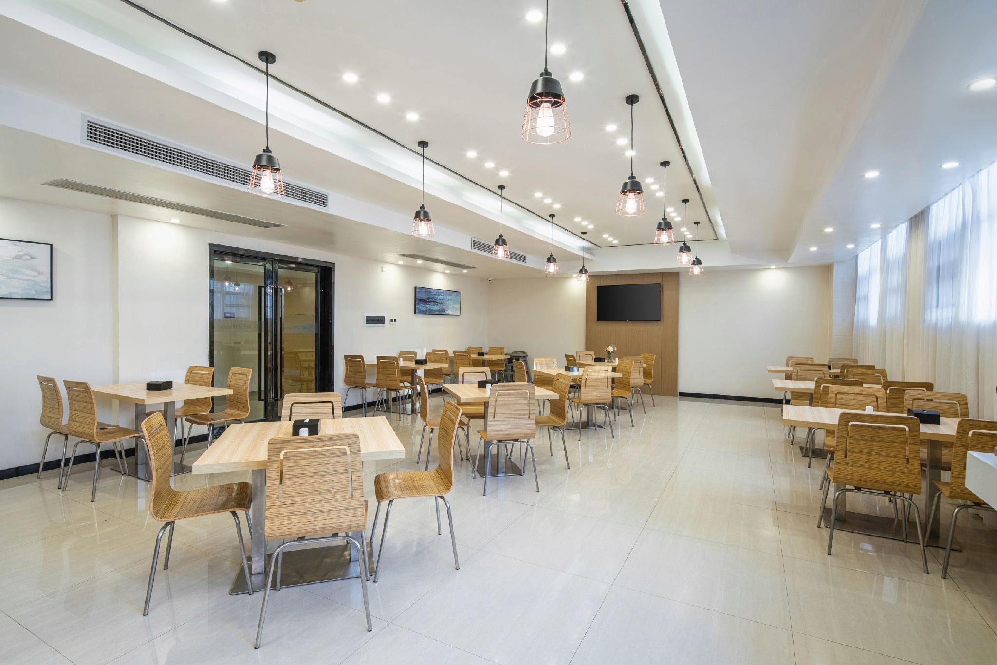 City Comfort Inn (Liuzhou Wanda Plaza) 51/54