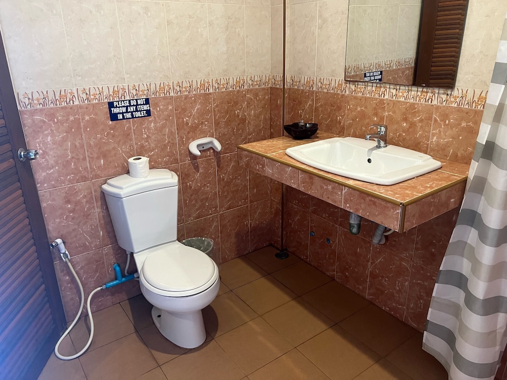 LANTA SEAFRONT RESORT 34/66