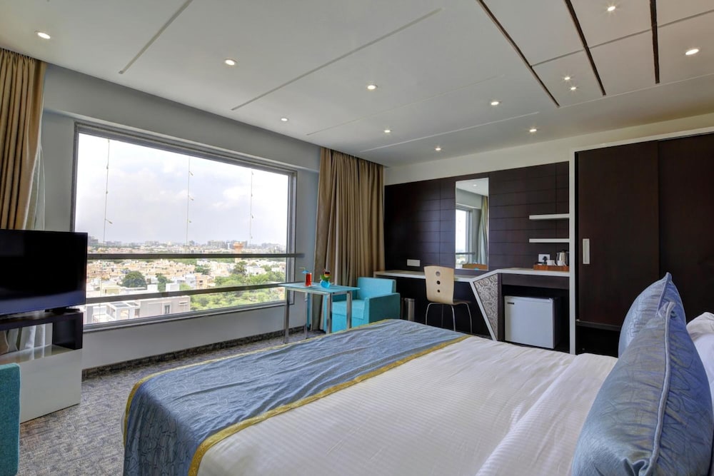 HOTEL PRAGATI THE GRAND 15/42