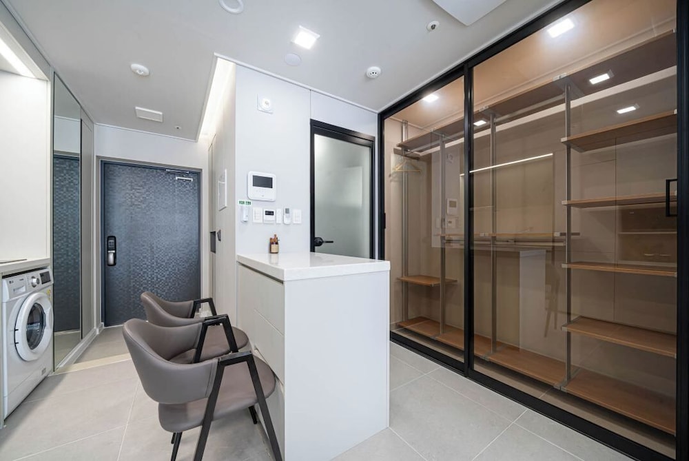 Raviens Haeundae Avenue 12/54