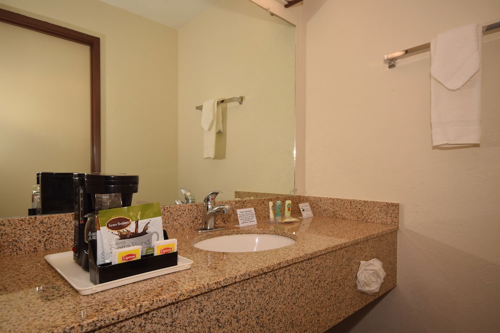 Quality Inn Mammoth Lakes 14/37
