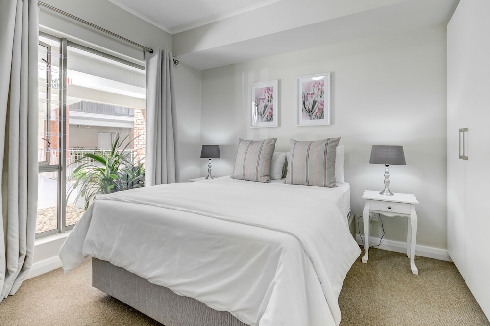 Mayfair Luxury Apartments 11/50