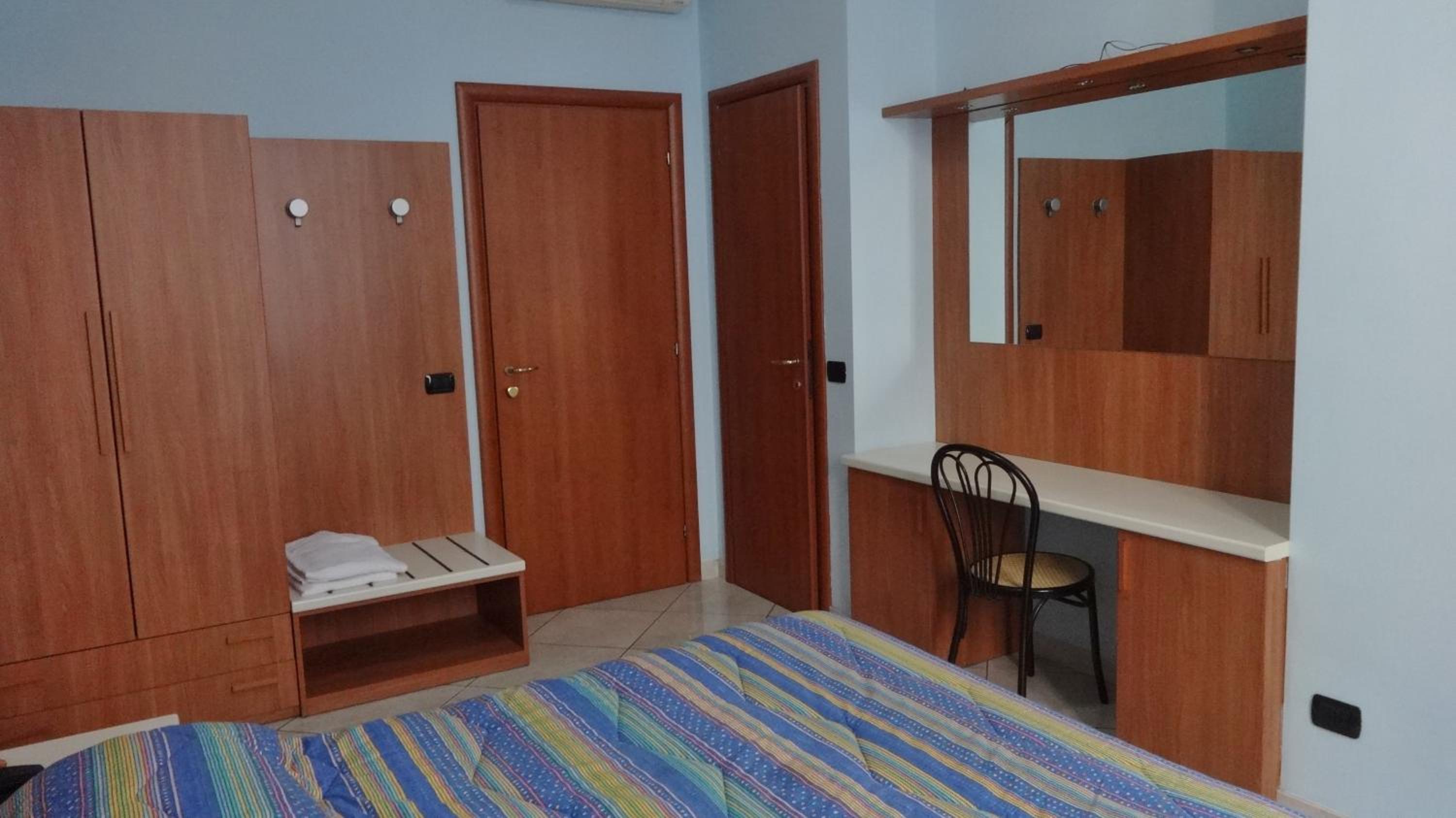 Hotel 2000 34/46