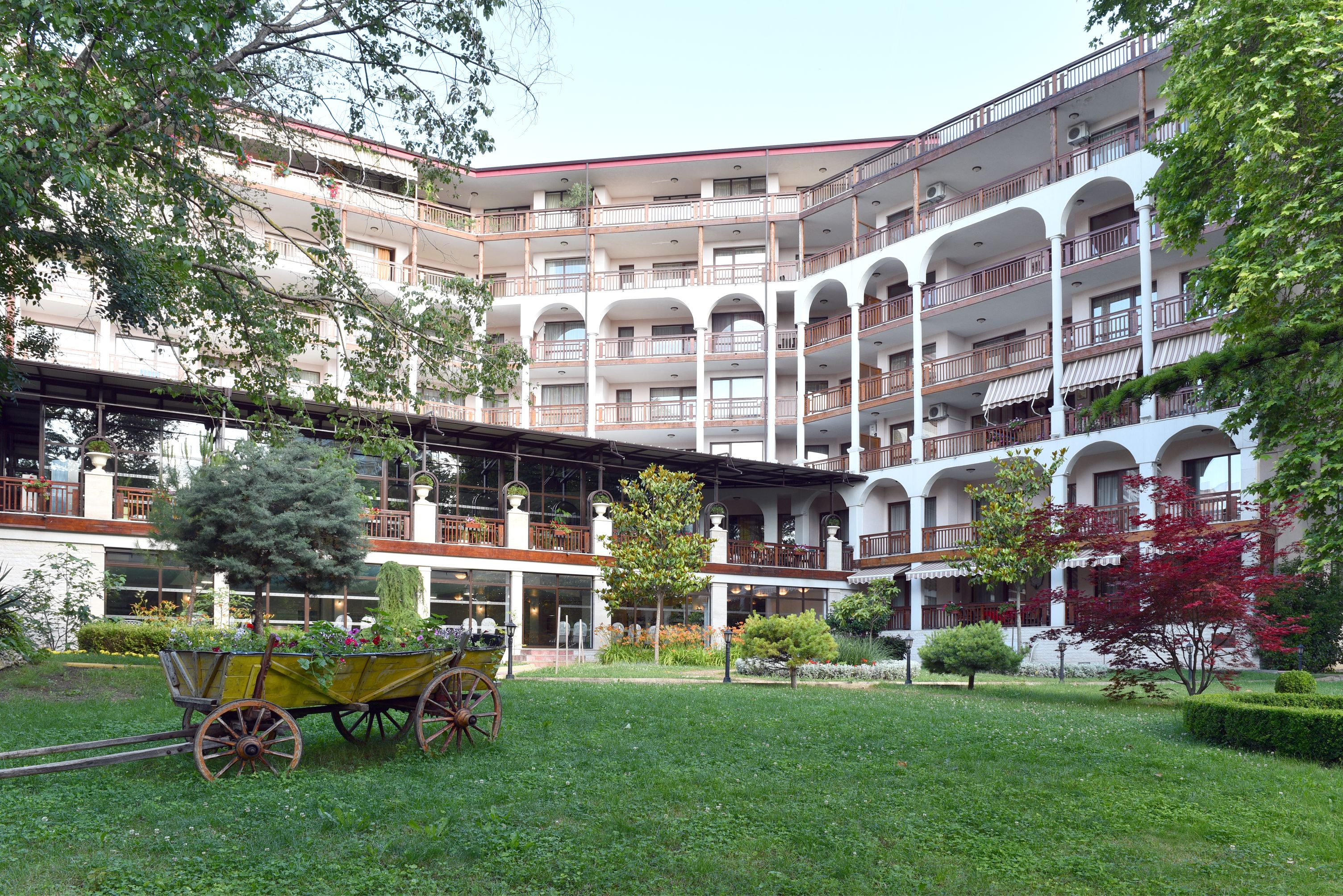 Estreya Palace 6/63