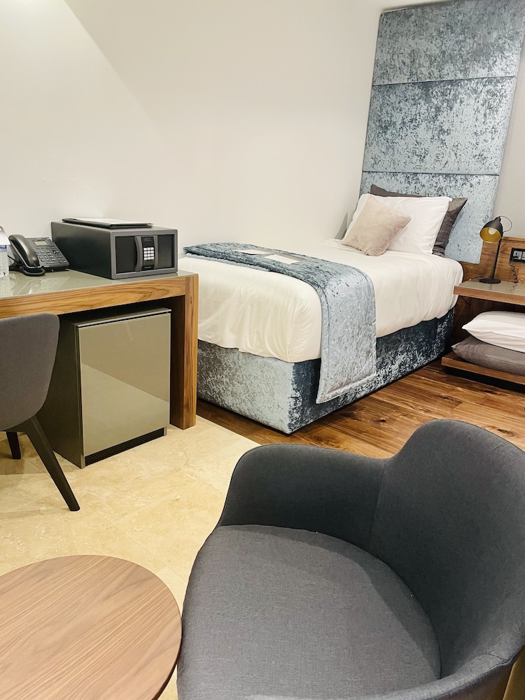 The Village Boutique and Spa 14/72