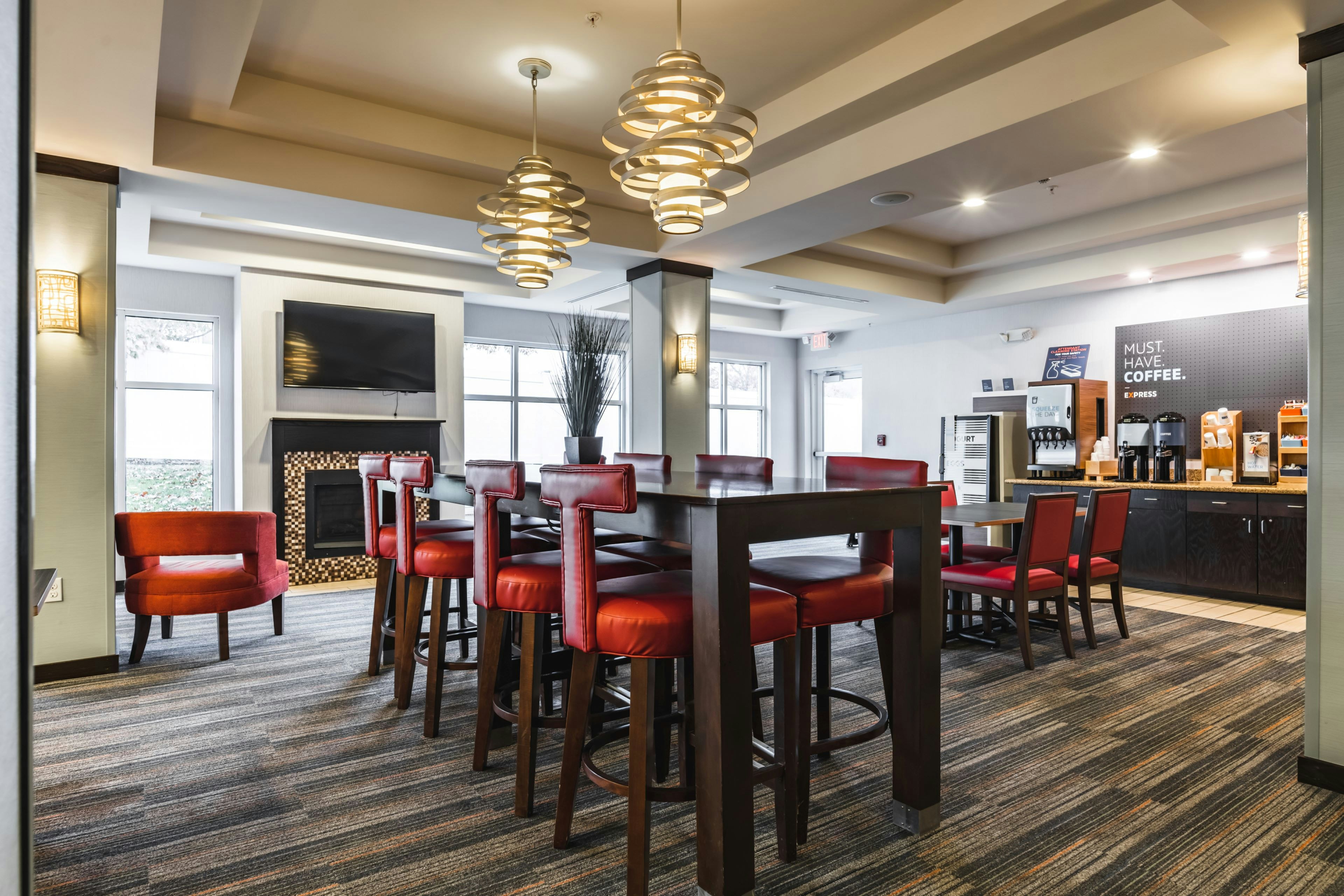 Holiday Inn Express & Suites New Martinsville 56/73