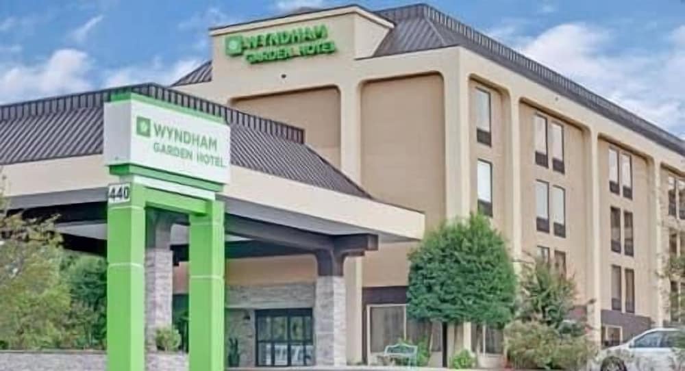 Wyndham Garden Charlotte Executive Park 1/23