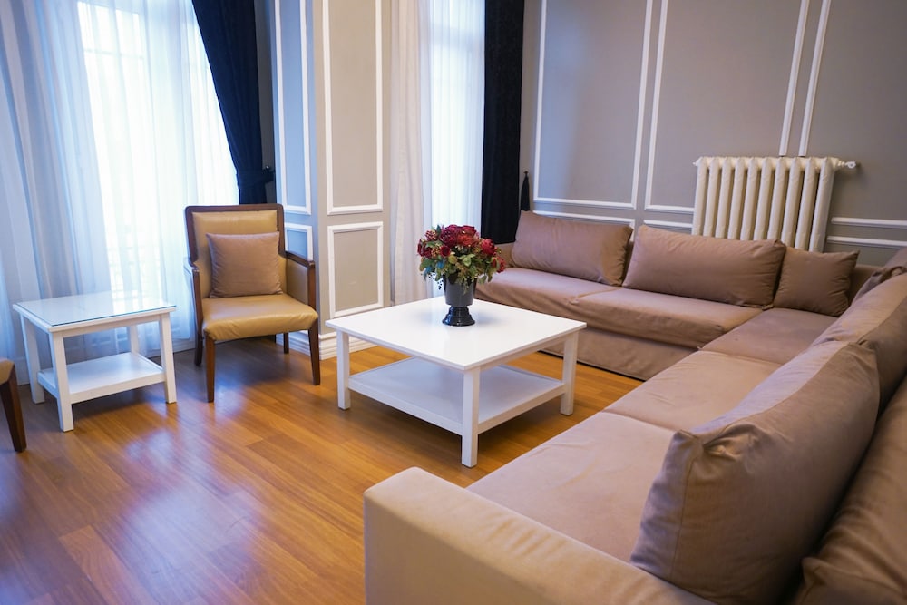 Triada Otel 48/76