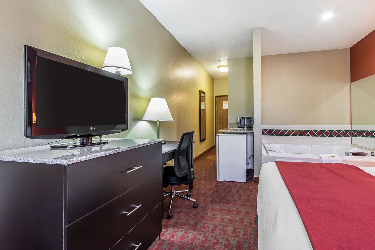 Quality Inn & Suites La Vergne, TN 14/18