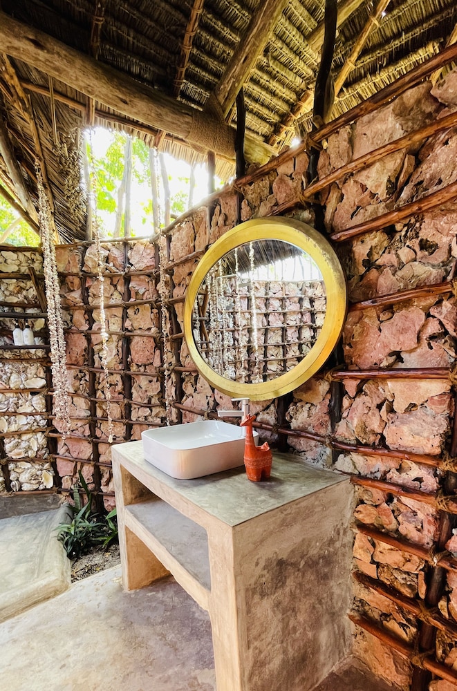 Aya Beach Bungalows 4/50