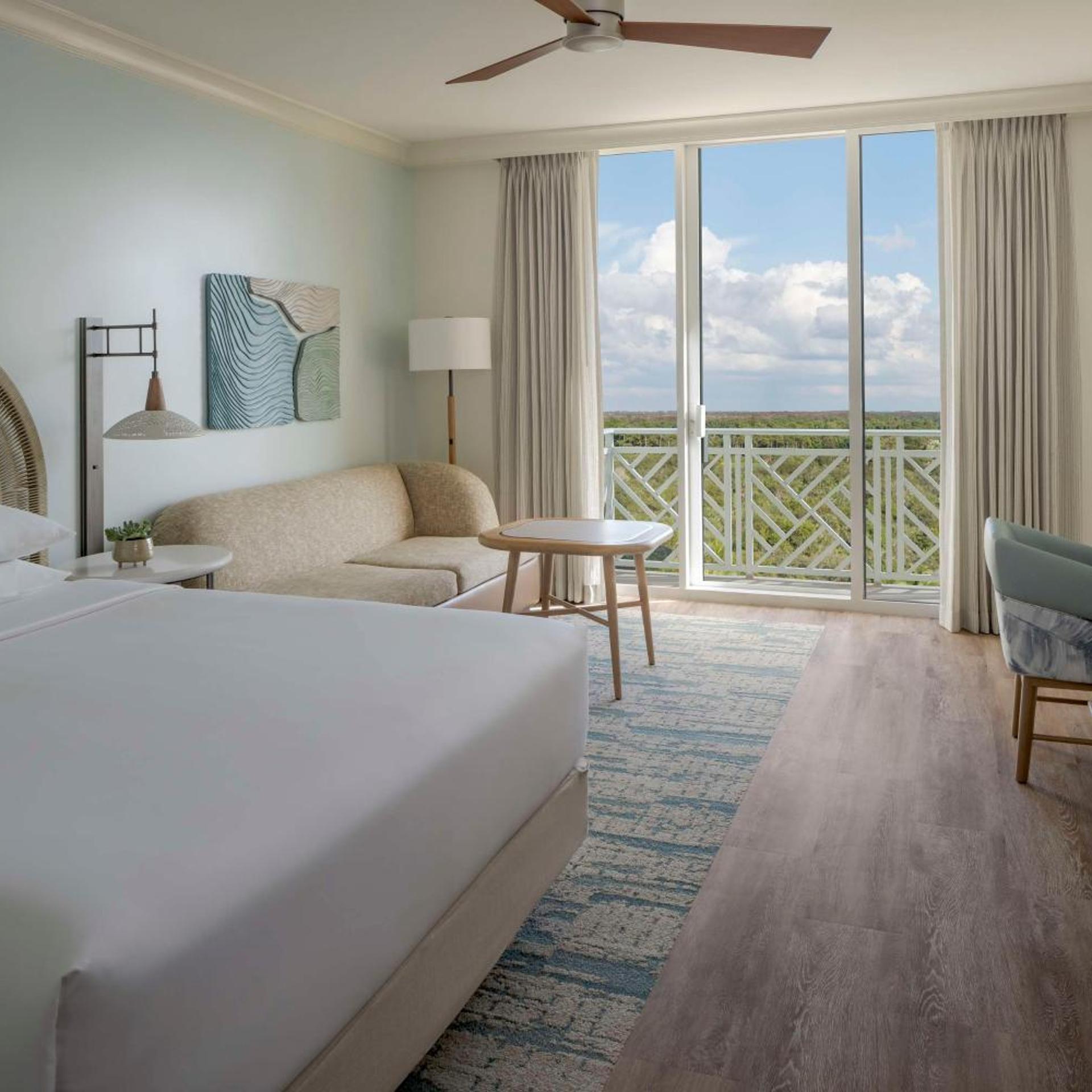 Room, King Bed, Partial Bay View, Sofa