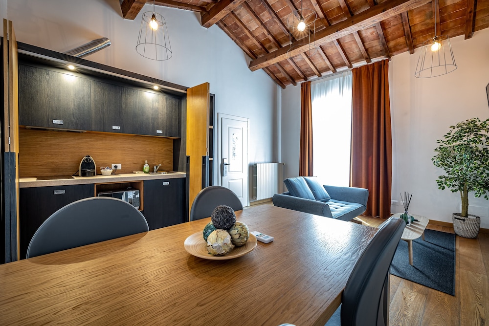 Martelli 6 Suite And Apartments 41/53