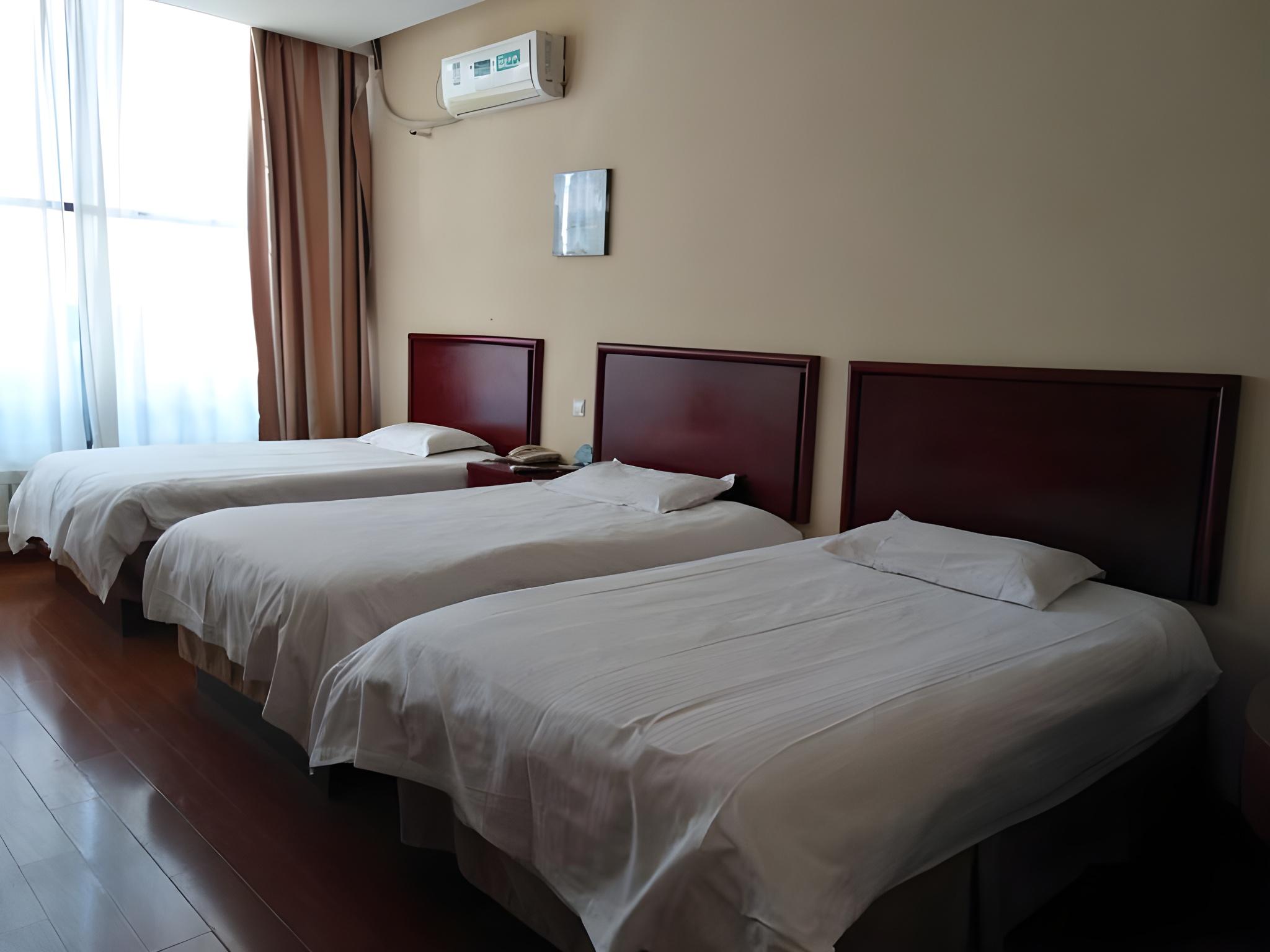 ROOM, TRIPLE