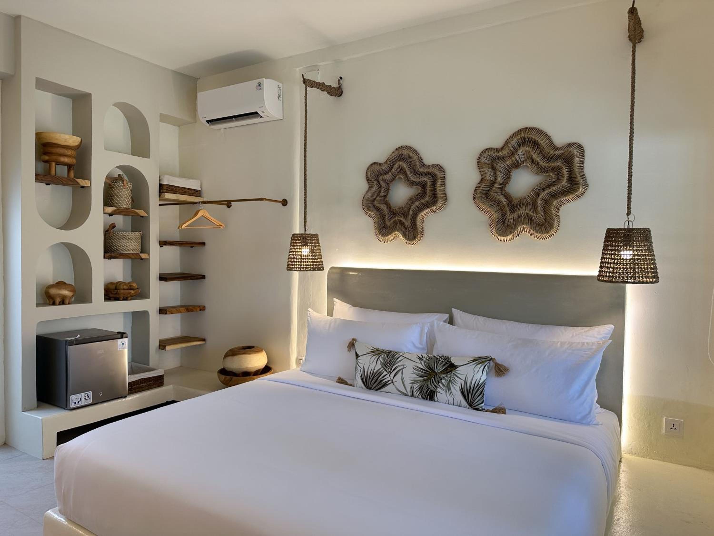 Suite, Bathtub