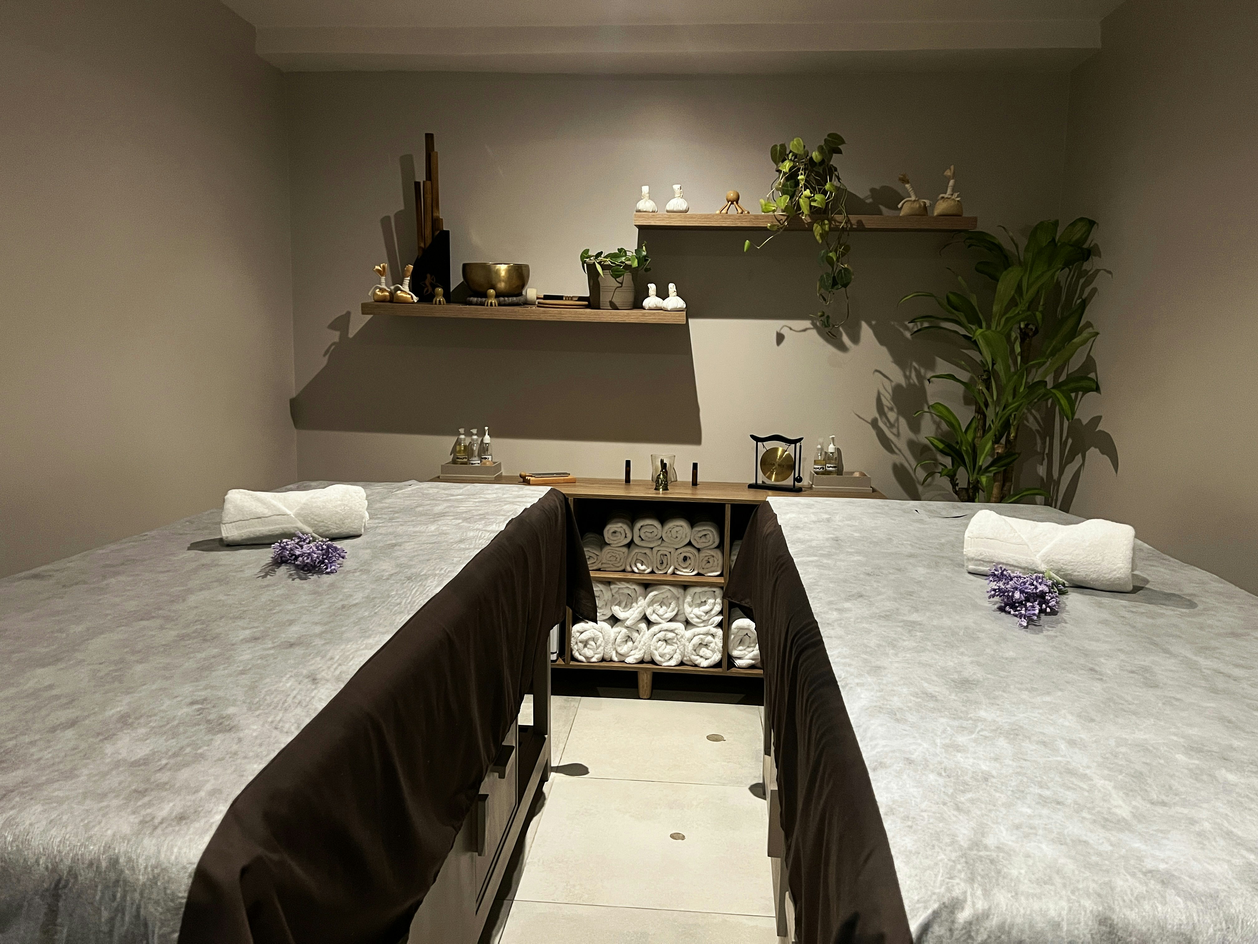 York Medellin, Curio Collection by Hilton 24/60