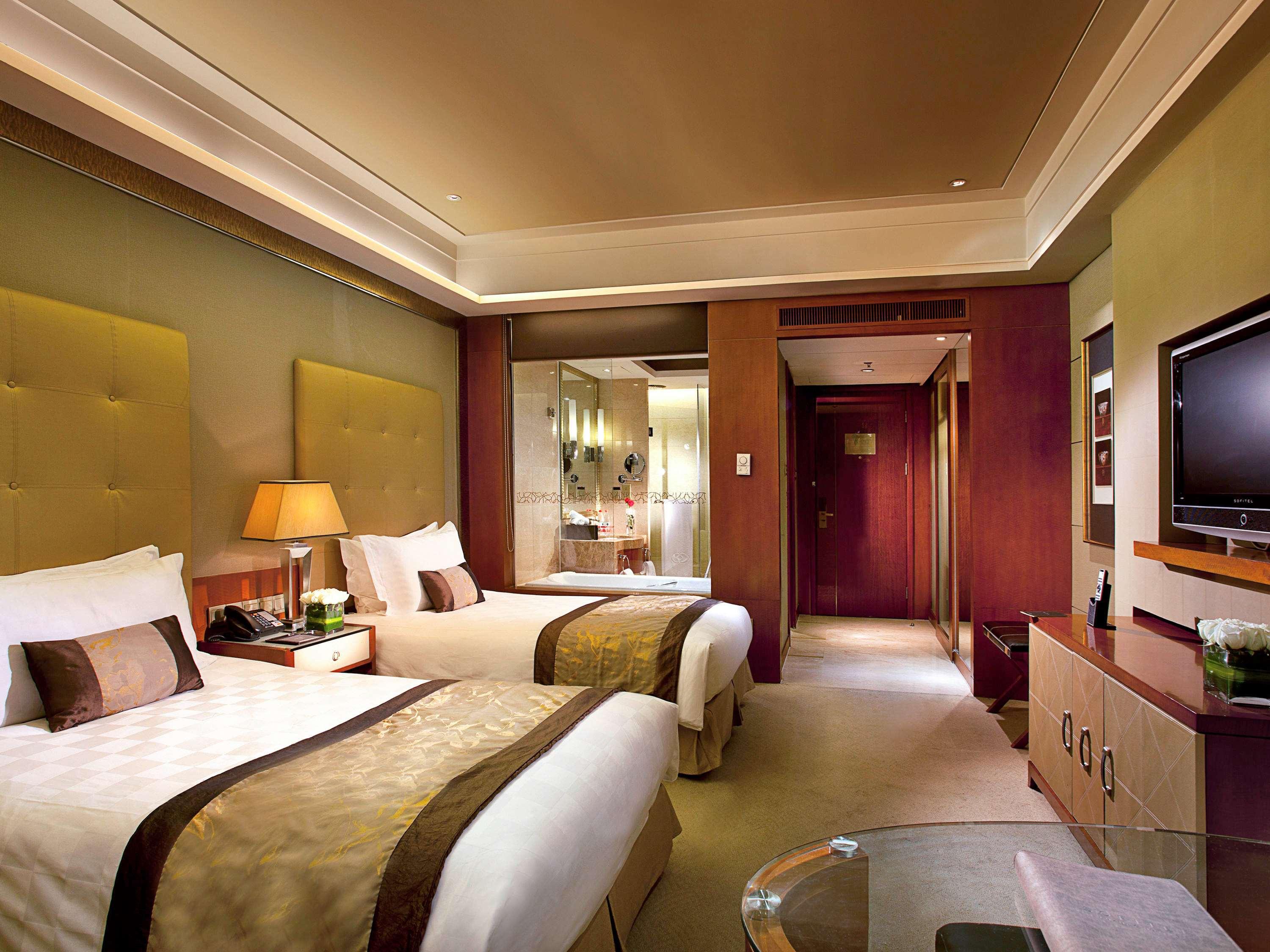 Luxury, Twin Beds