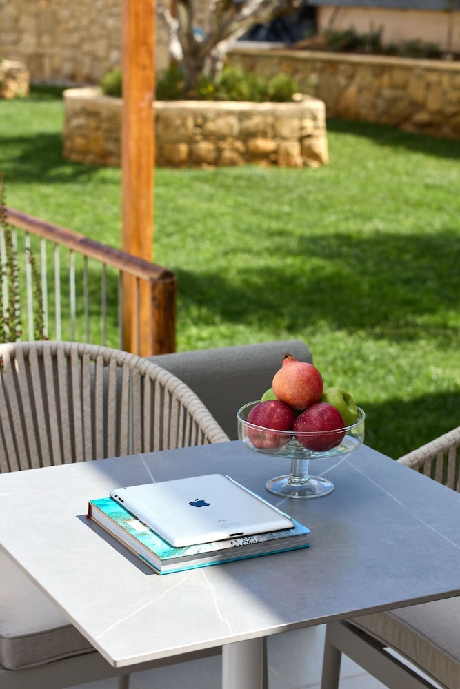Villaggio Mare Suites 46/60
