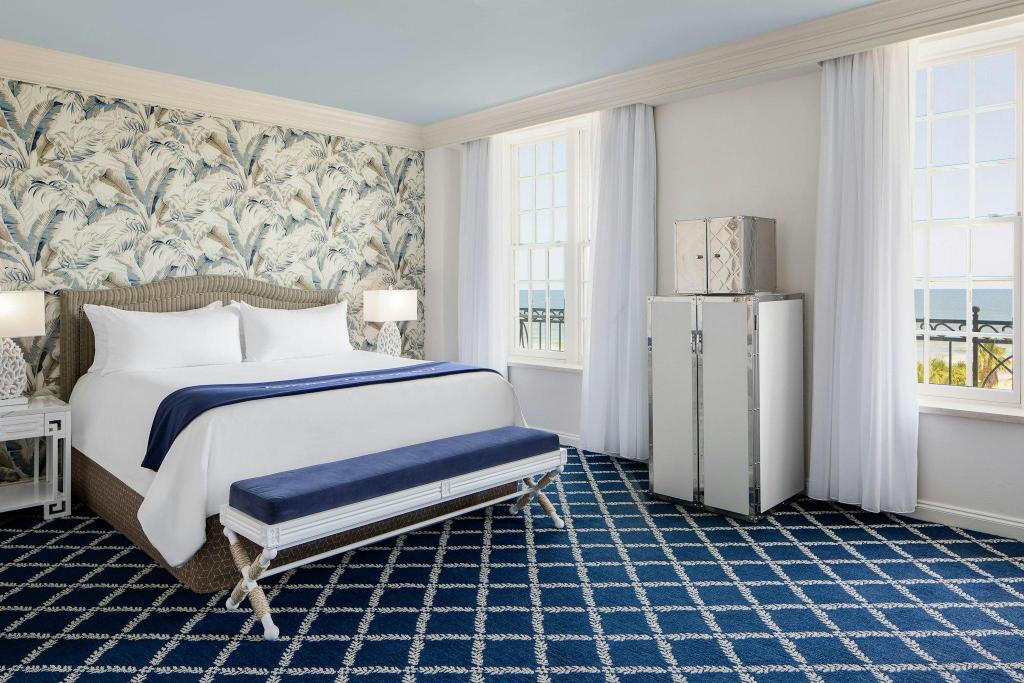 Pool, Guest Room, Deluxe, King Bed, Ocean Front, Pool Access