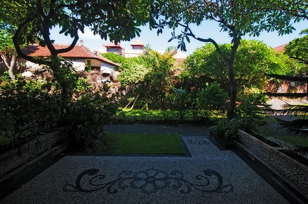 Pesona Beach Inn 37/45