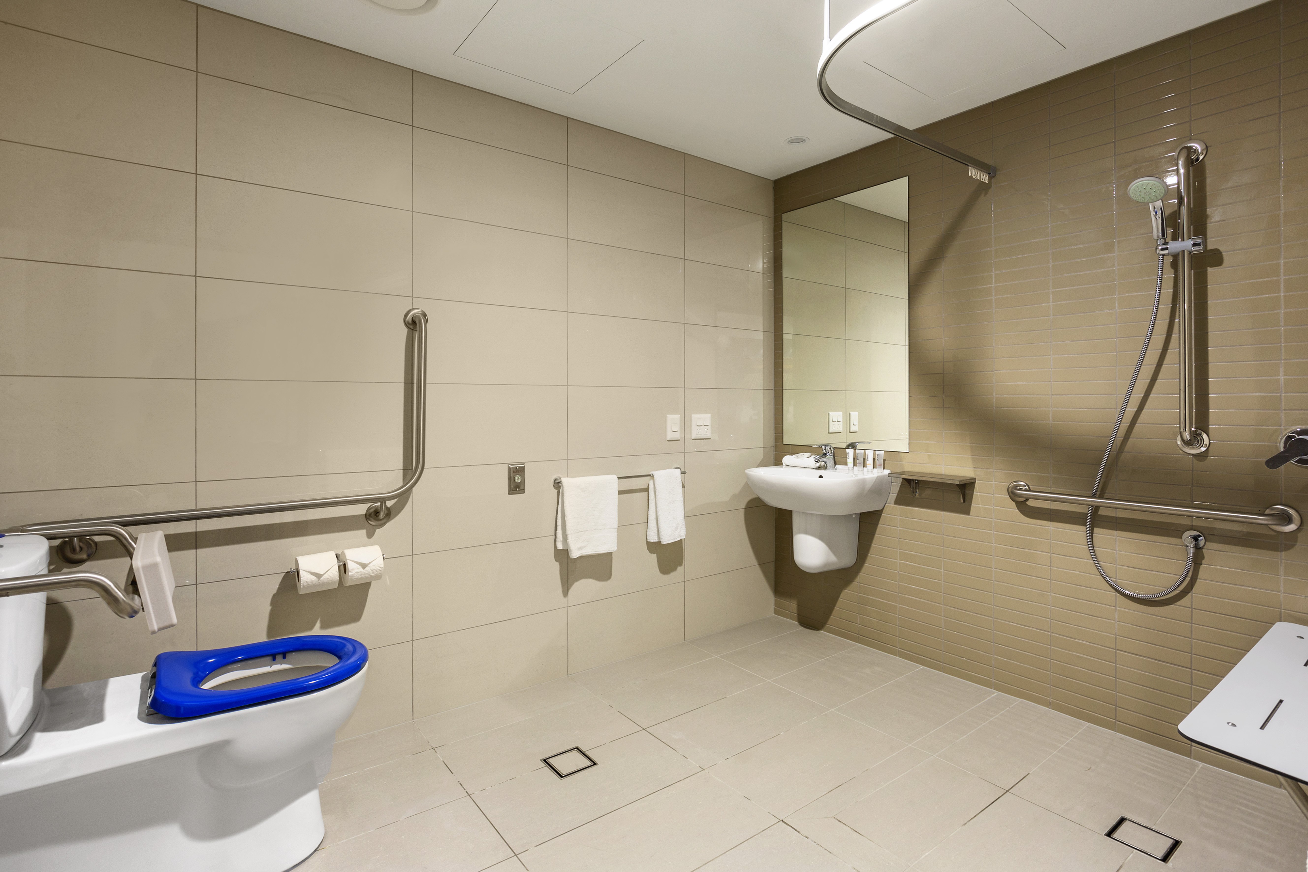 QUEST WOOLLOONGABBA 27/27