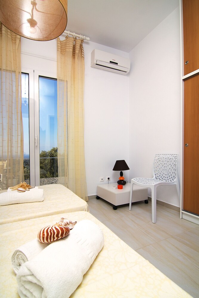 2 Bedrooms, Apartment, 2 Double Beds, Sea View, Pool Access