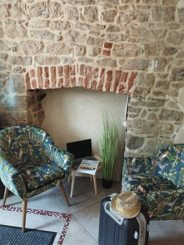 Brit Hotel Guingamp L Armor 29/50