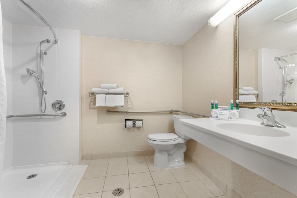Holiday Inn Express Chicago Downers Grove 21/74