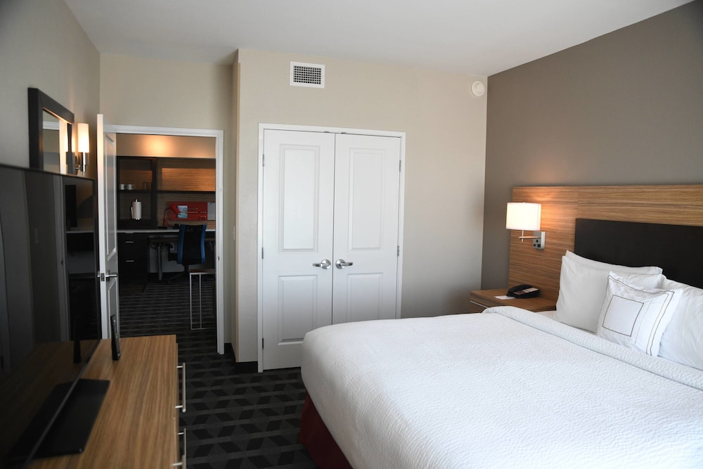 Towneplace Suites Kansas City At Briarcliff 12/45