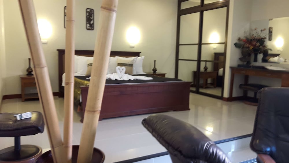Siam Court 6/50
