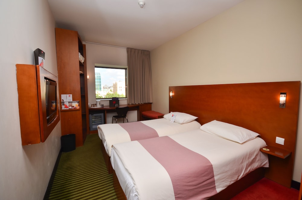 Ibis Hotel Amman 28/72