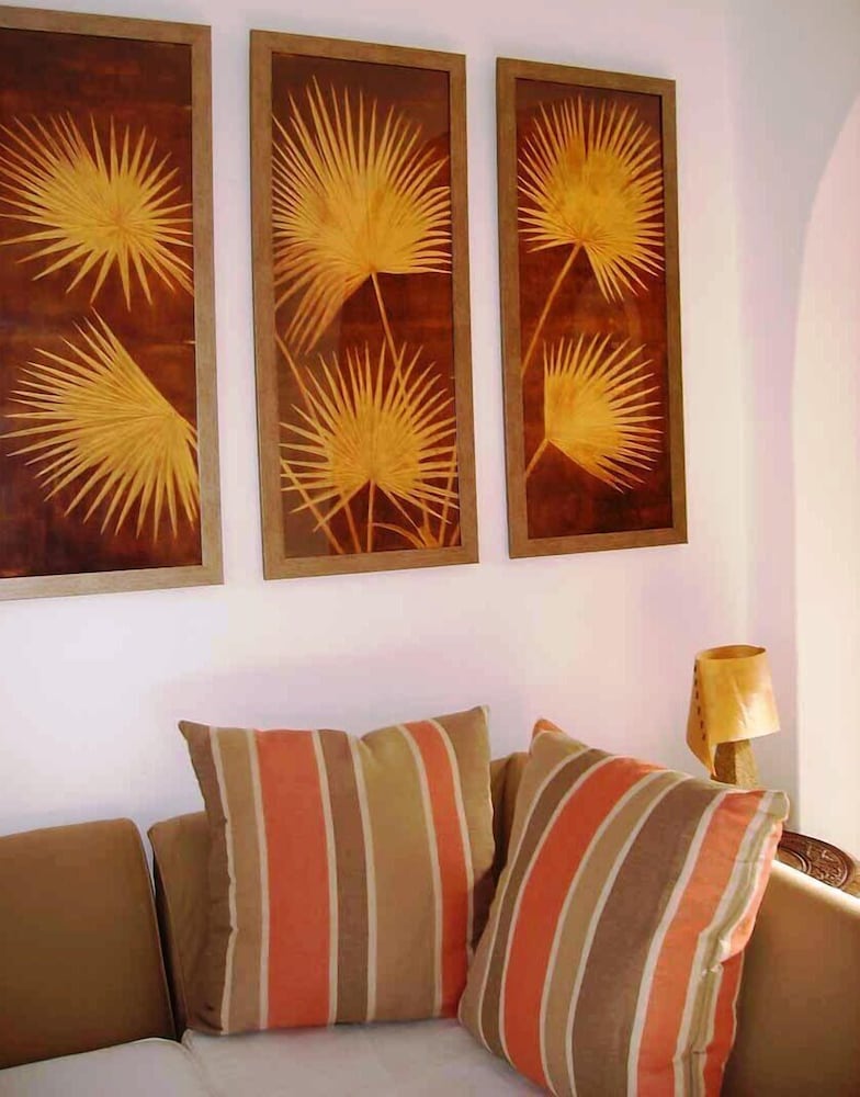 Lantana Galu Beach photo2