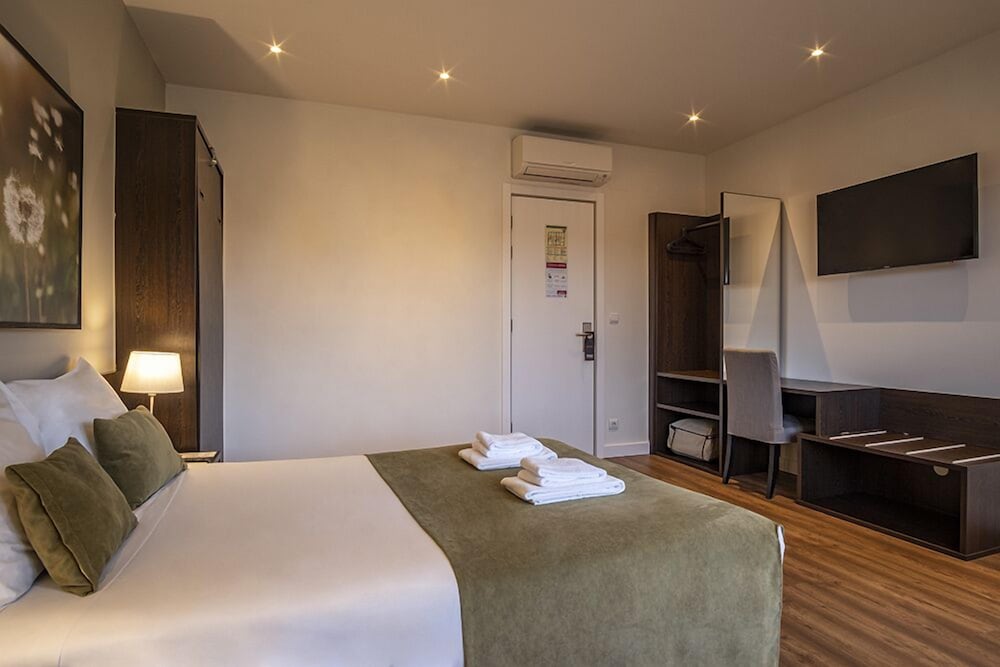 Riversuites 12/50