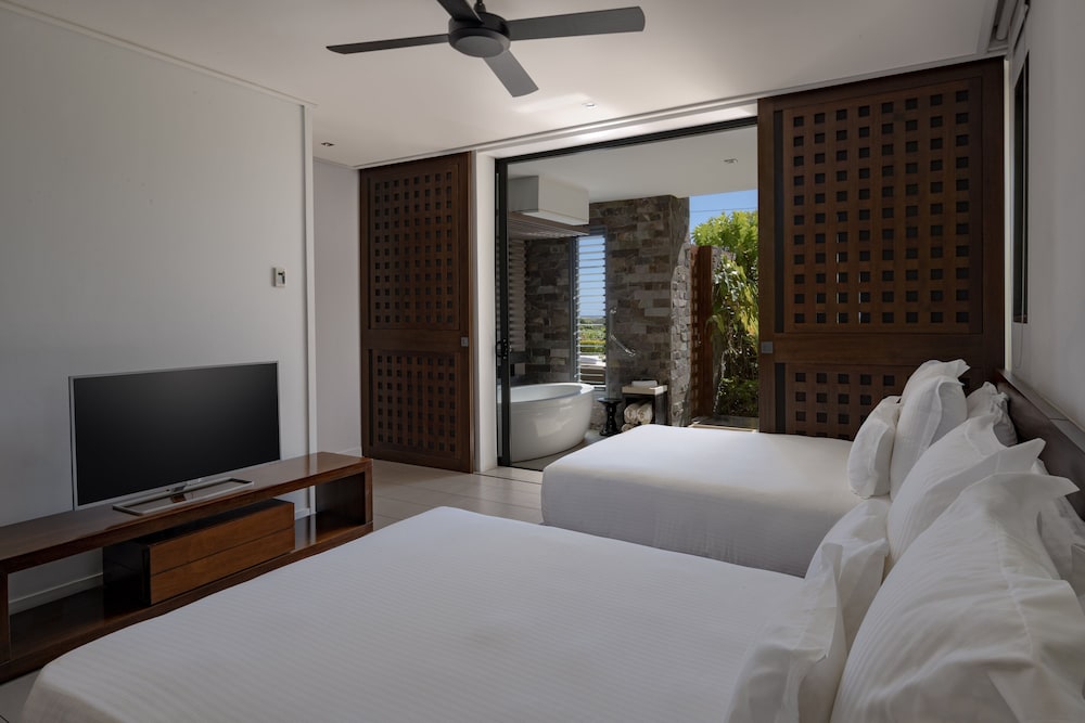 InterContinental Fiji Golf Resort and Spa 18/76