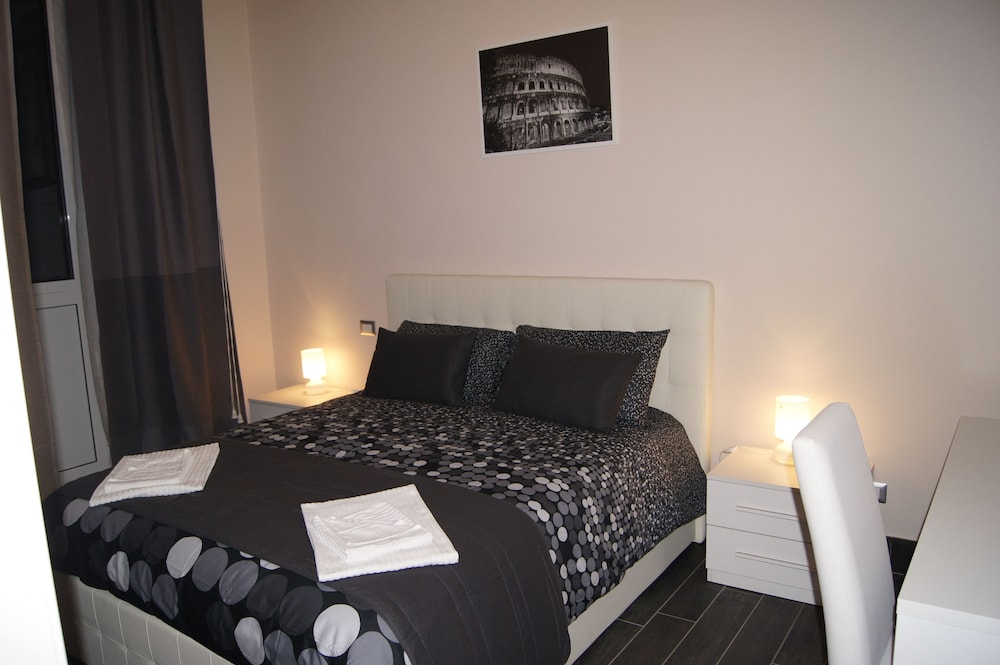 Arch Rome Suites 12/75