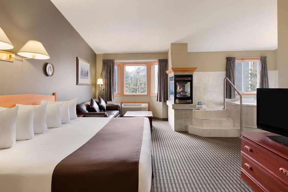Canmore Rocky Mountain Inn 26/32