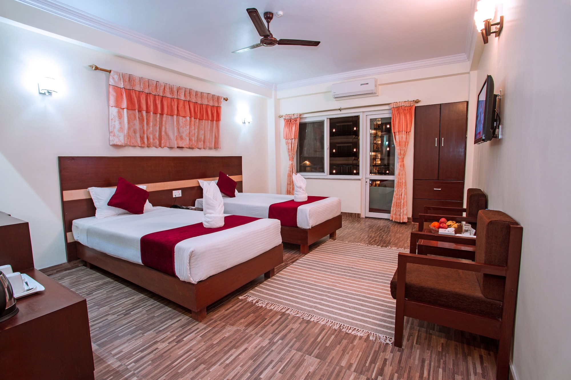 DELUXE TWIN ROOM