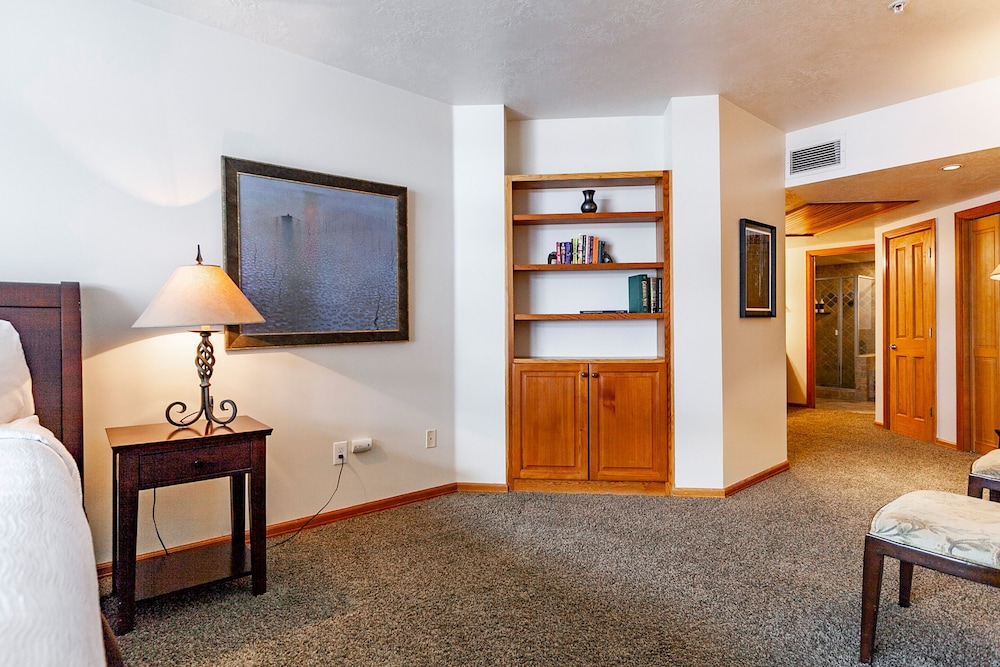 The Caledonian By All Seasons Resort Lodging 58/80