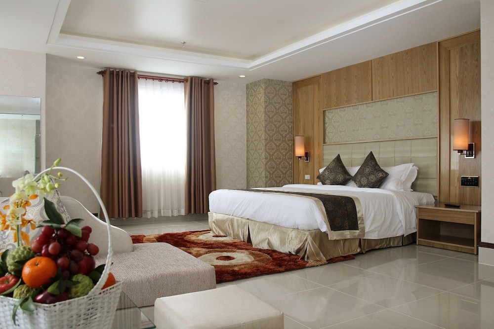 West Hotel 27/54