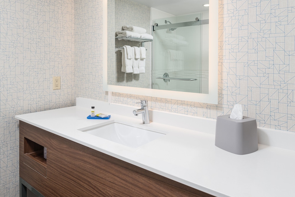 Holiday Inn Express Milton 9/57