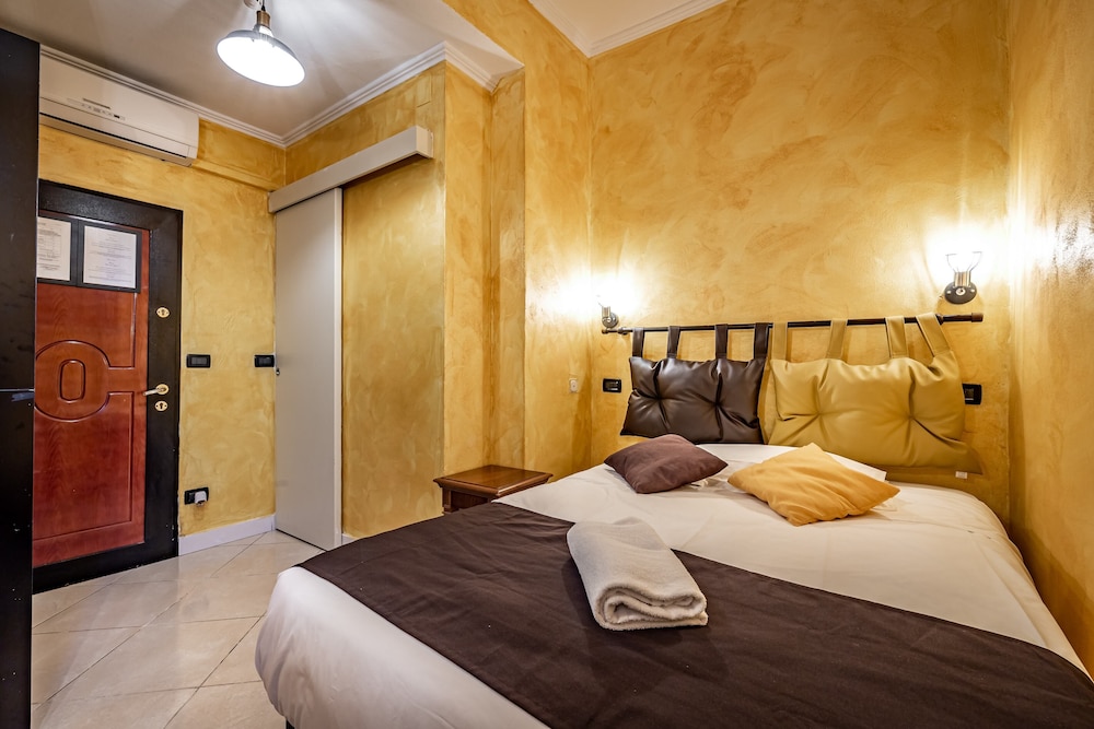 1 BEDROOM, STANDARD, SINGLE