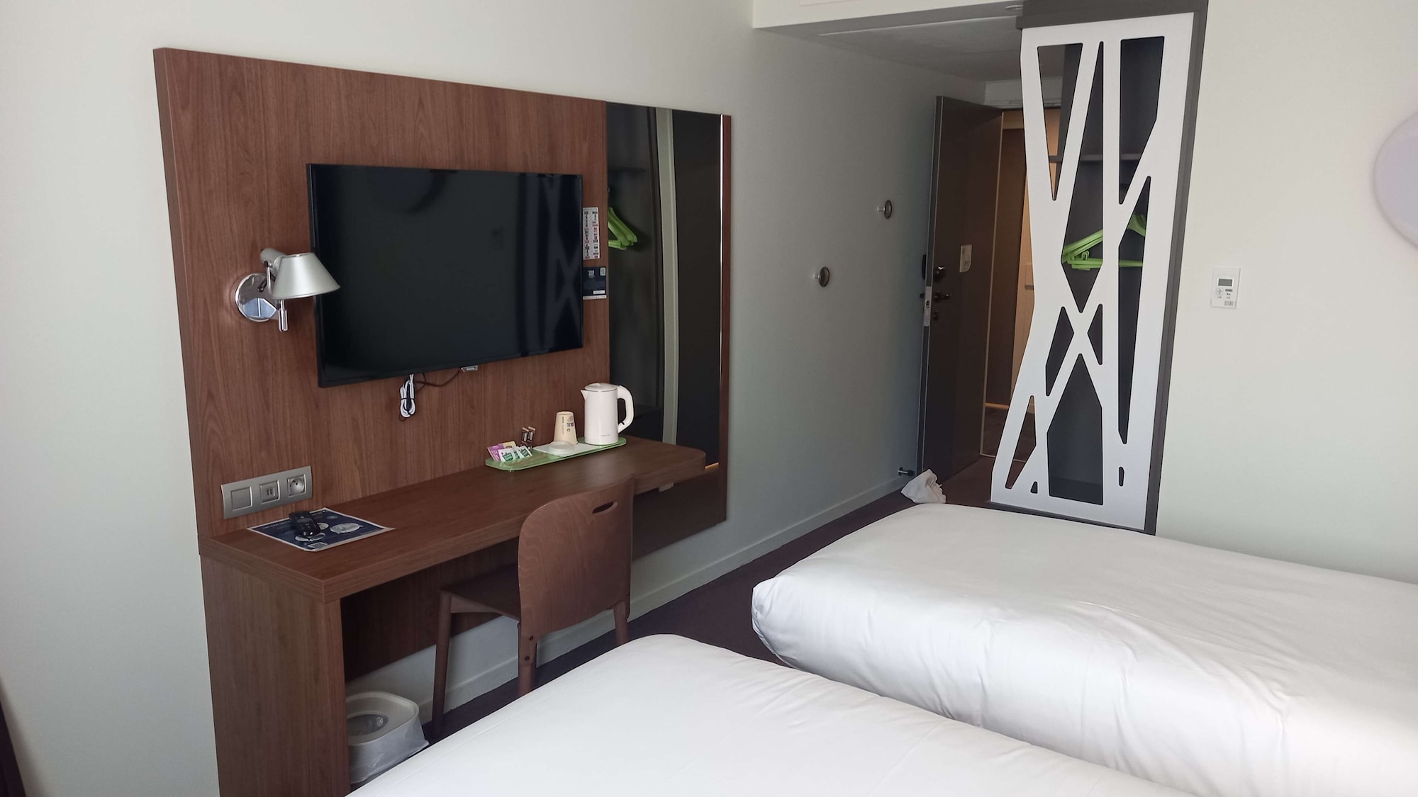 STANDARD, MULTIPLE BEDS
