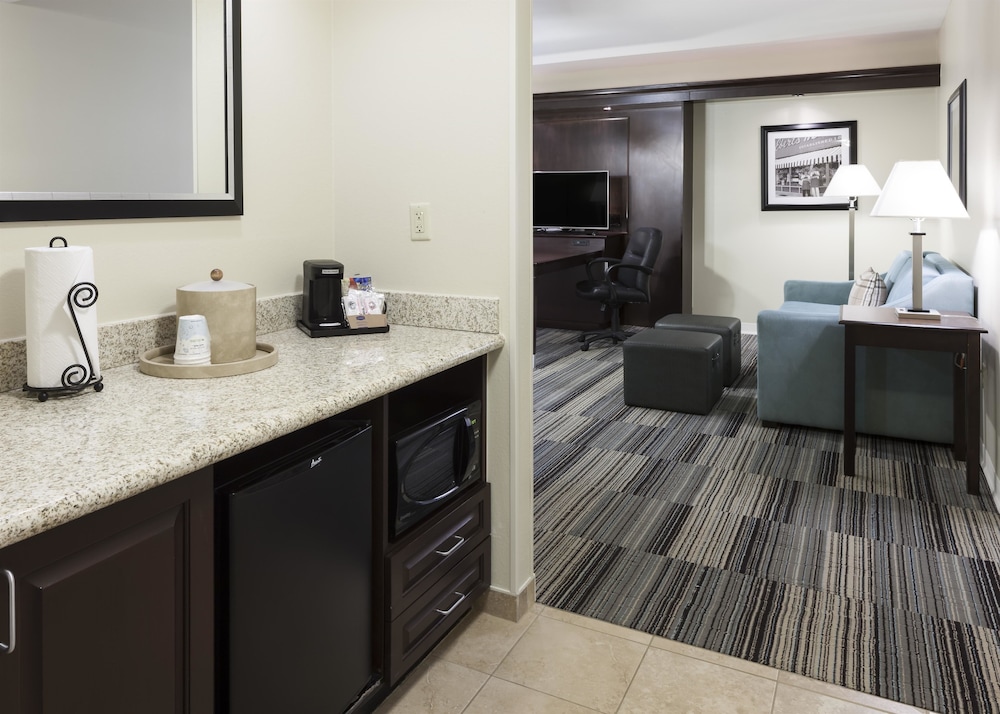 Hampton Inn Suites By Hilton Omaha Downtown 45/46