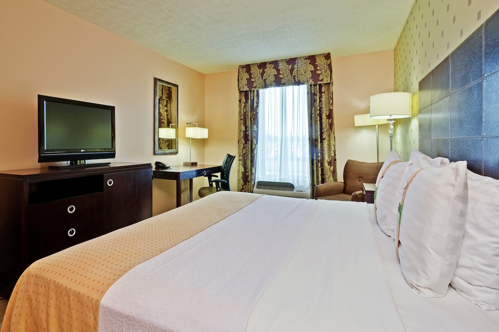 Holiday Inn Bloomington 23/53