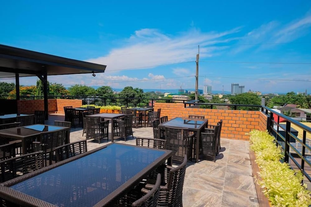 The Madeline Boutique Hotel & Suites 23/28