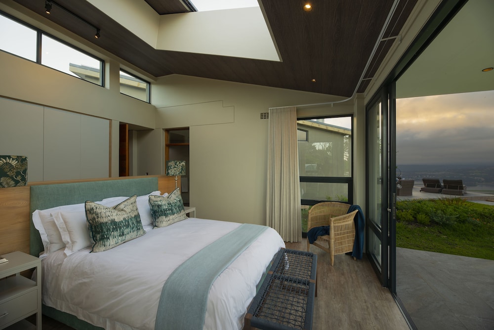 Alkira Lodge 9/33