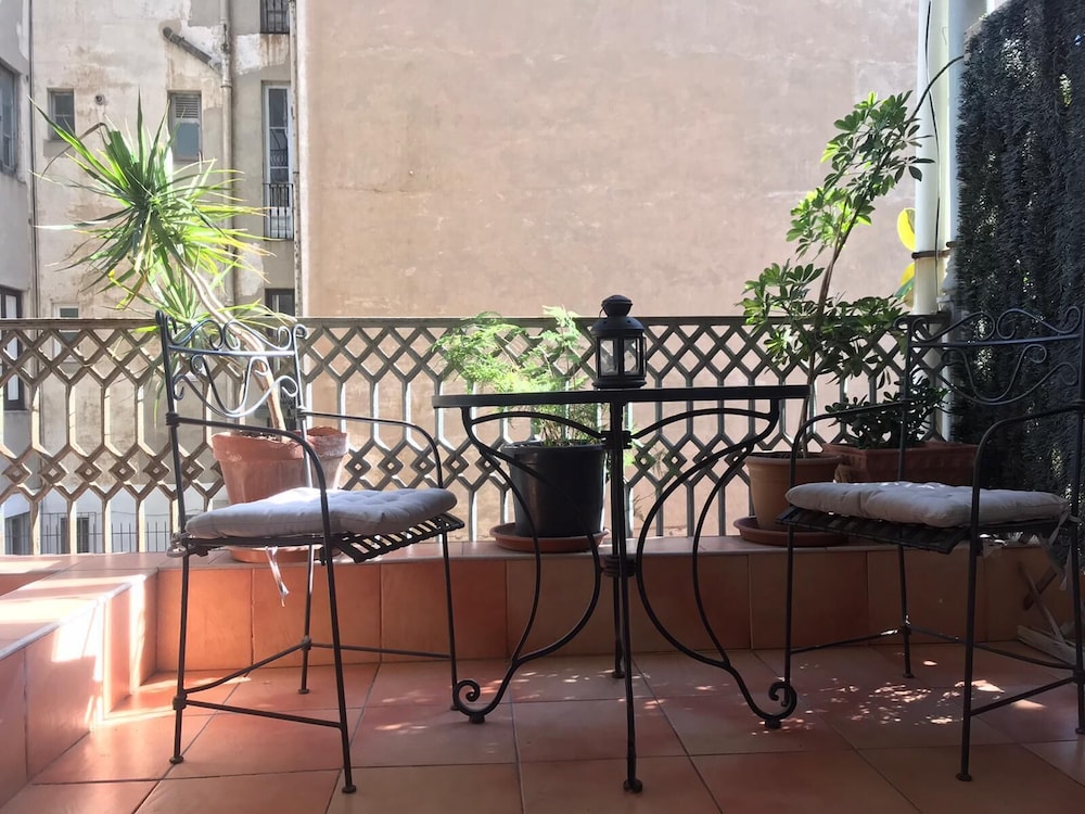 BARCELONA CENTER INN 36/50