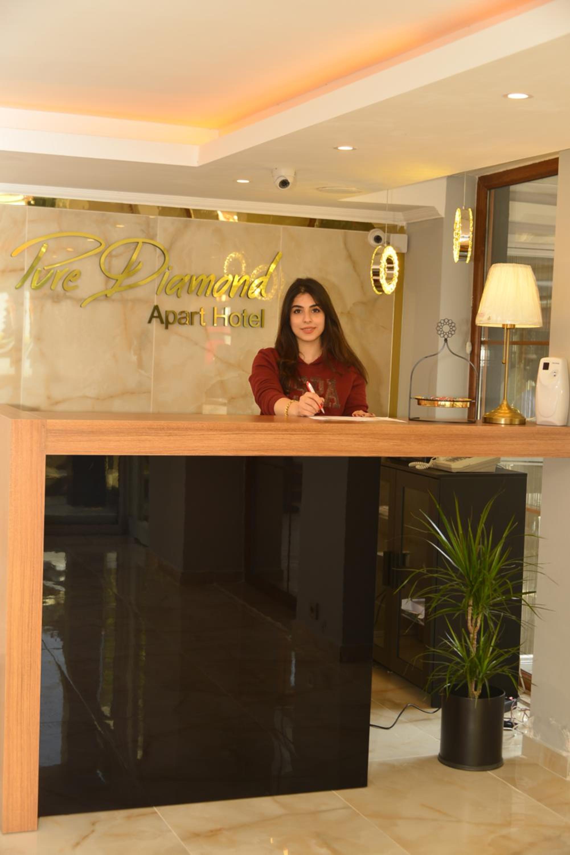 Pure Diamond Hotel 3/27