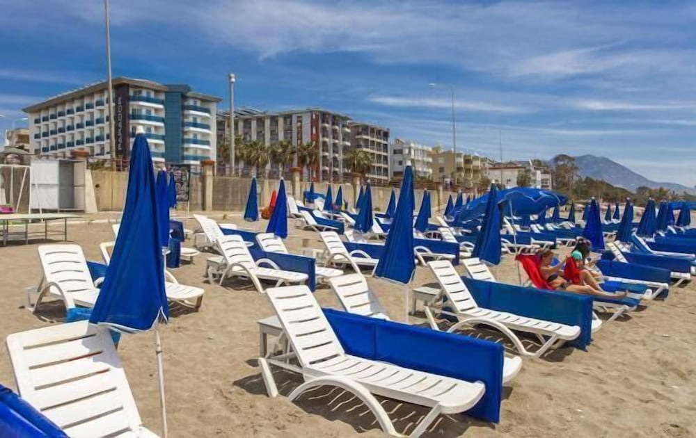 Parador Beach Hotel 29/47
