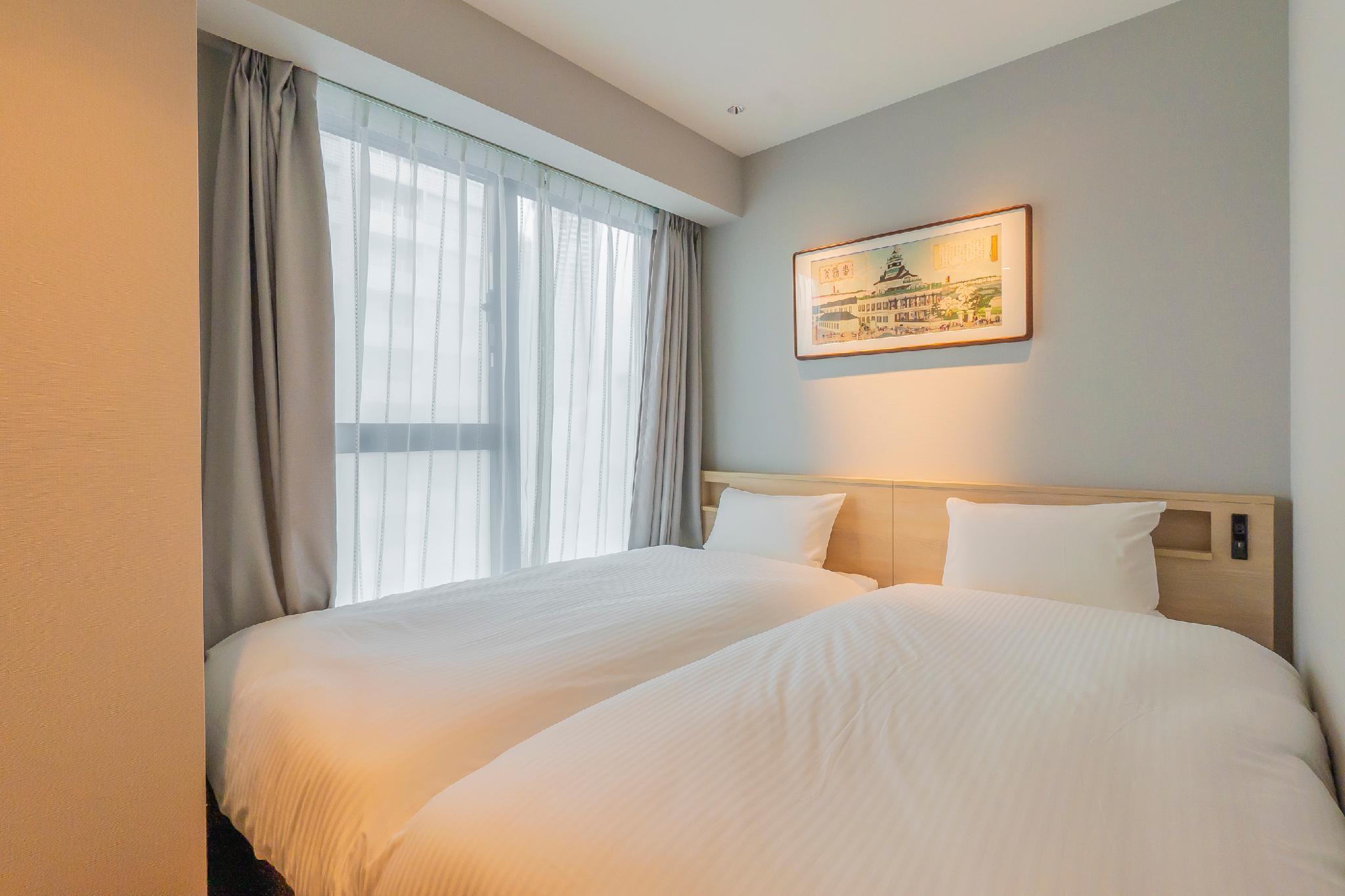 Hollywood, Deluxe, Twin Beds